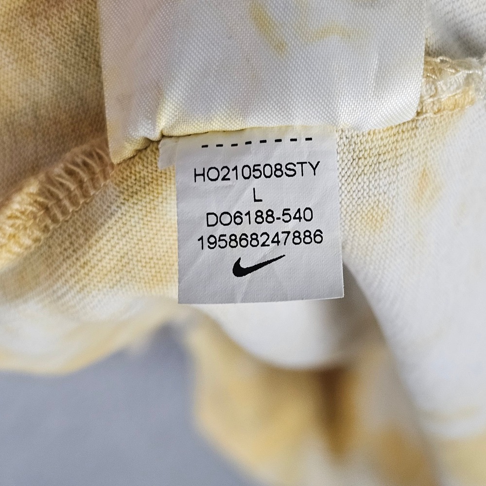 Nike T-Shirt Mens Large Yellow Tie Dye Sportswear Embroidered Swoosh Relaxed Fit - Picture 10 of 12